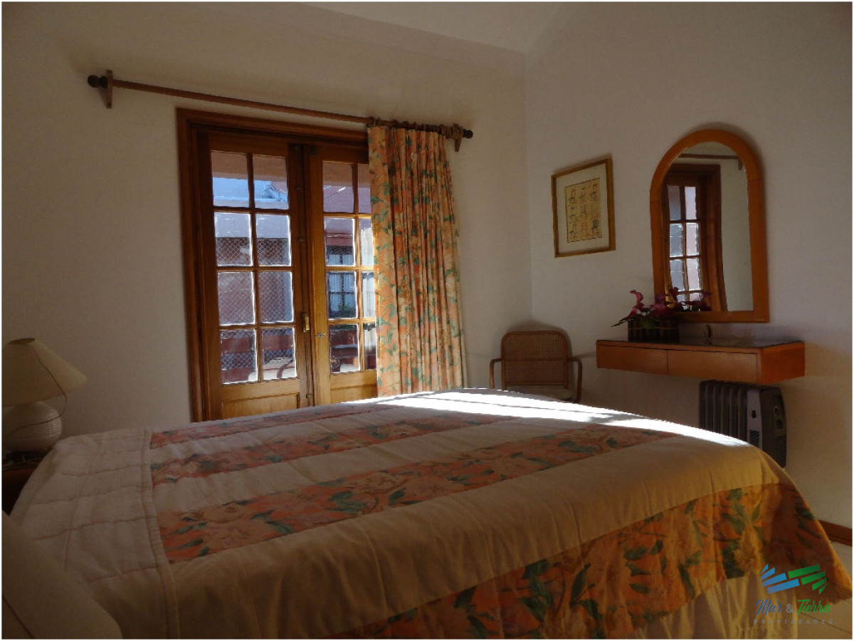 Apartamento ID.514 - Muy lindo apartamento , en el corazón de la Península a 1 cuadra de Av. Gorlero. 