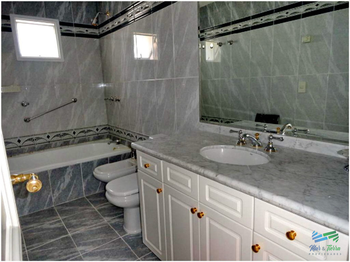 Apartamento ID.51 - Apartamento en Alquiler y Venta, playa mansa- Punta del Este 