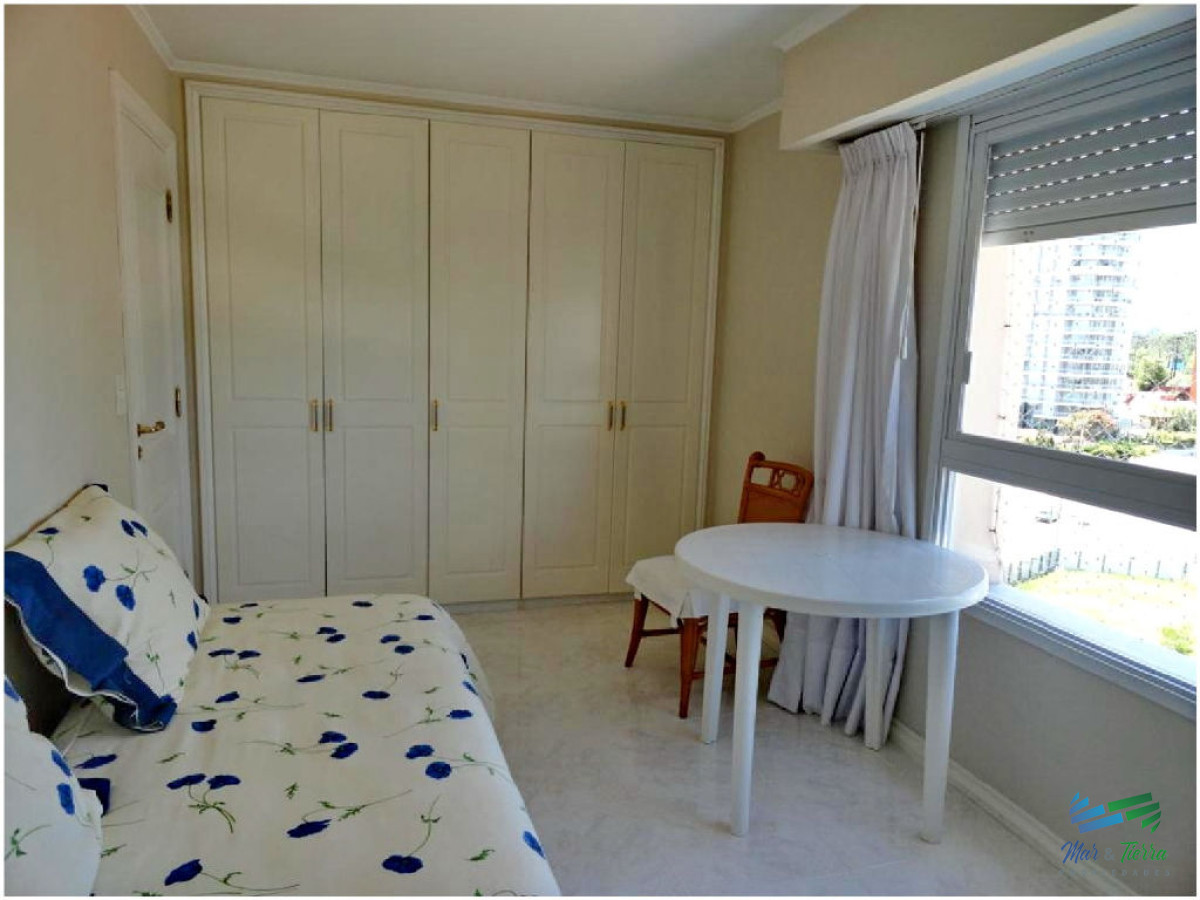 Apartamento ID.51 - Apartamento en Alquiler y Venta, playa mansa- Punta del Este 