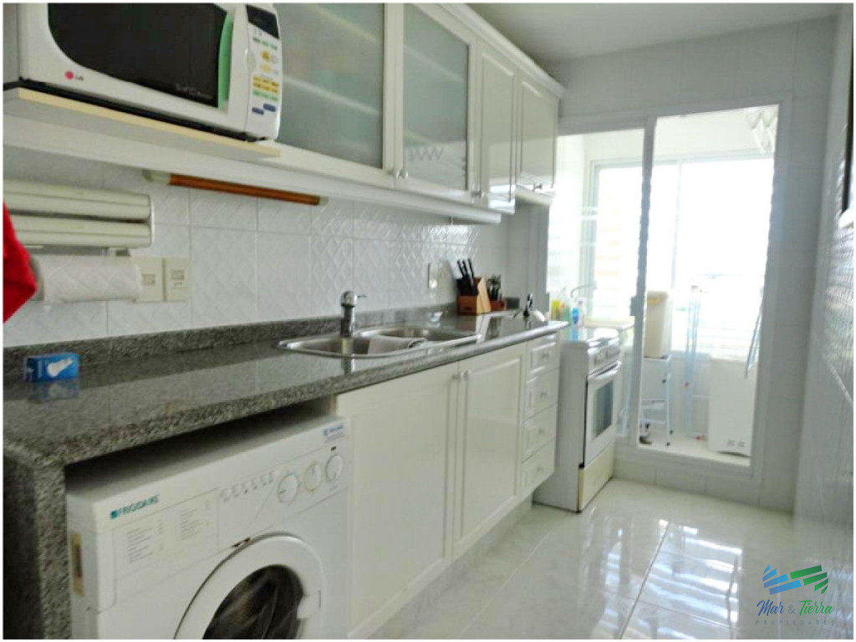 Apartamento ID.51 - Apartamento en Alquiler y Venta, playa mansa- Punta del Este 