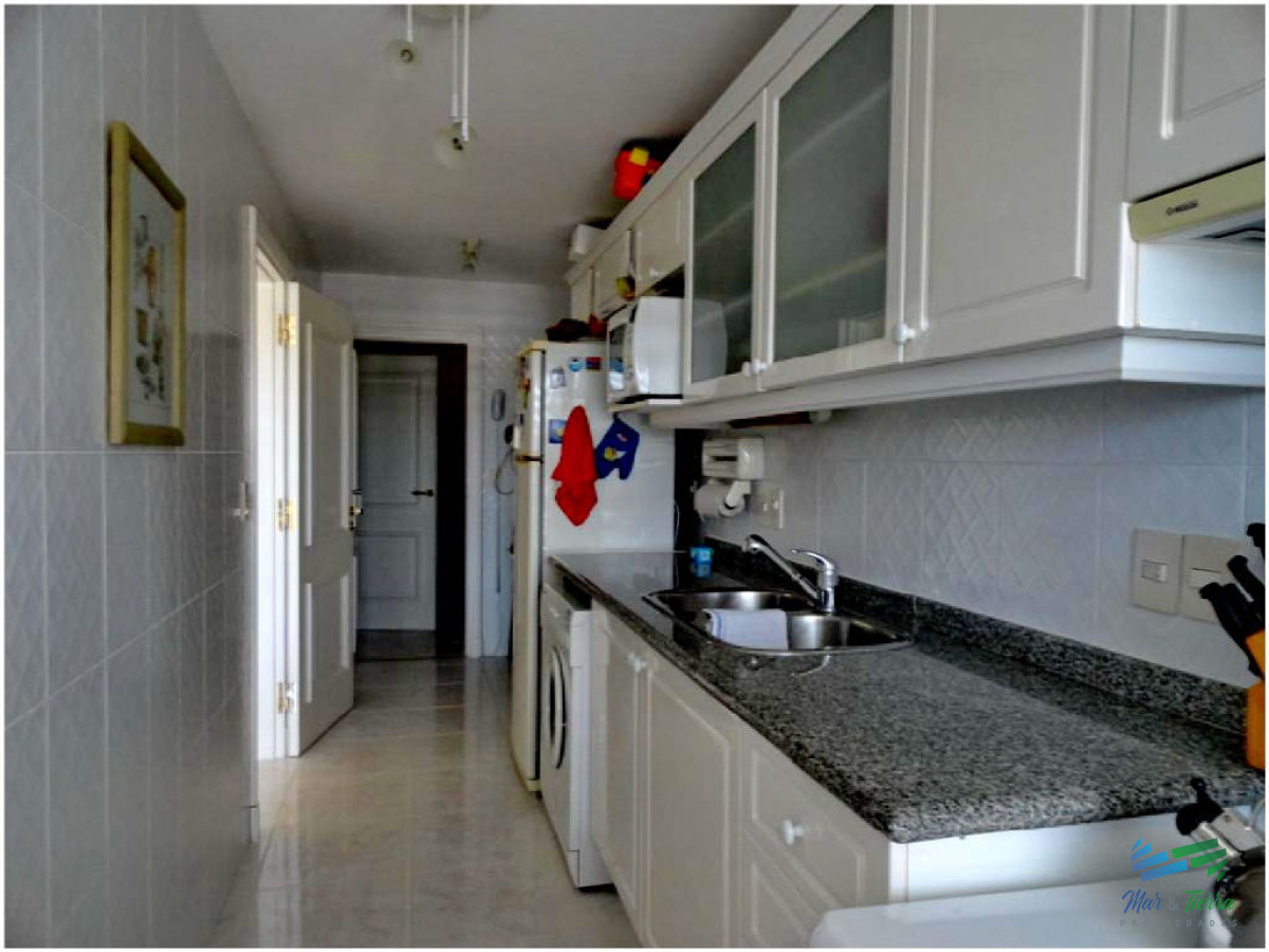 Apartamento ID.51 - Apartamento en Alquiler y Venta, playa mansa- Punta del Este 
