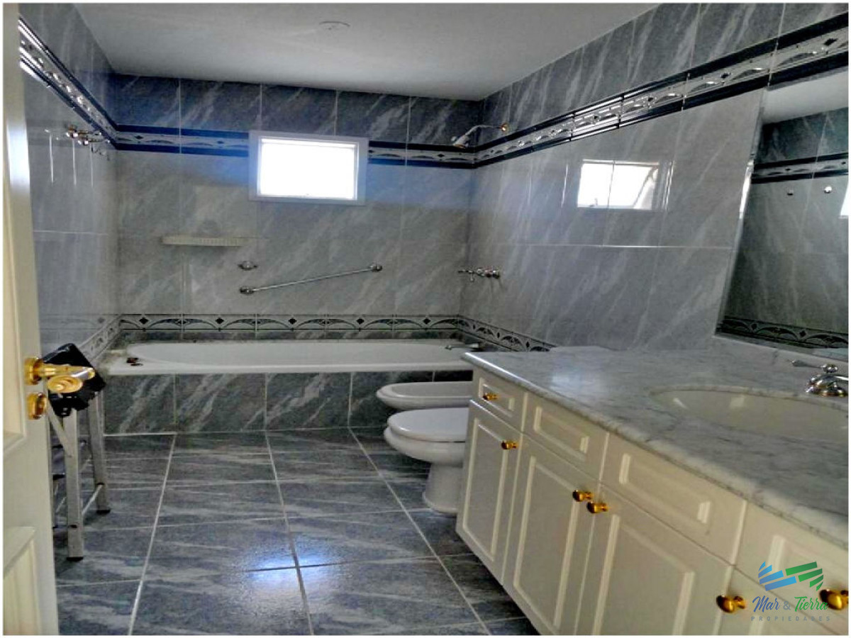 Apartamento ID.51 - Apartamento en Alquiler y Venta, playa mansa- Punta del Este 