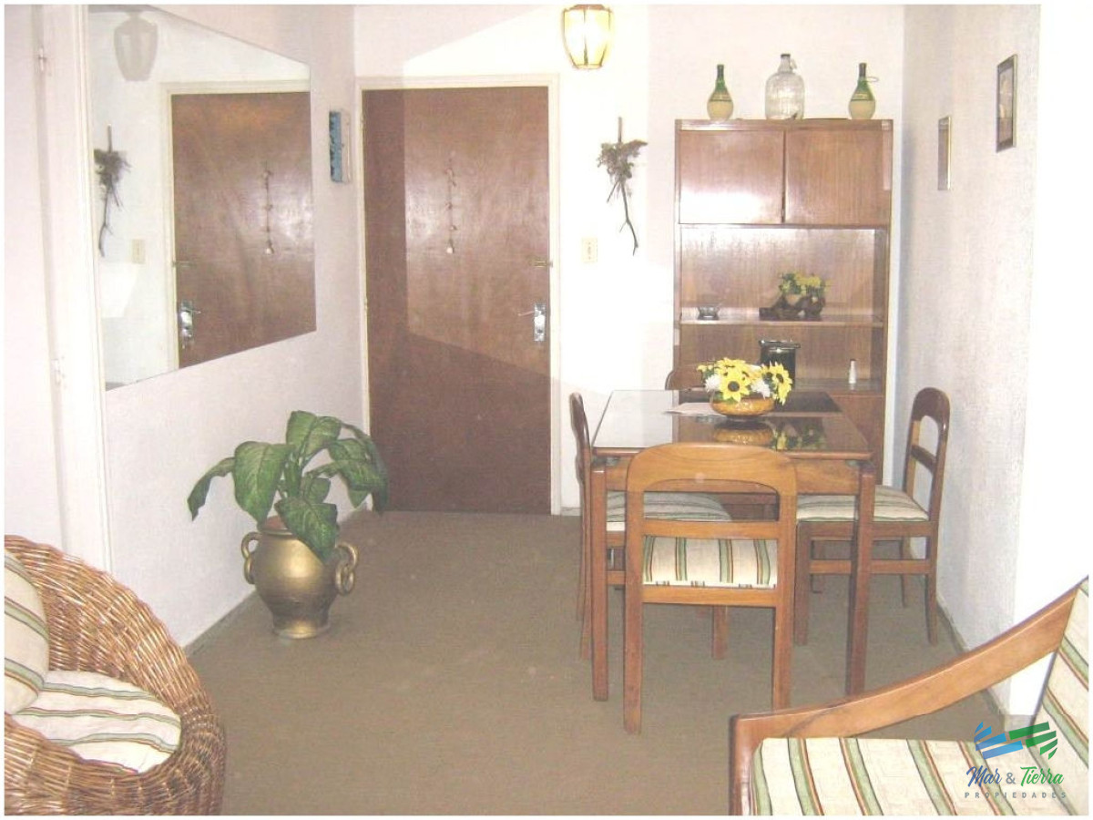 Apartamento ID.550 - EN ALQUILER!! Ubicado en zona de Aidy Grill. A pocas cuadras del mar.