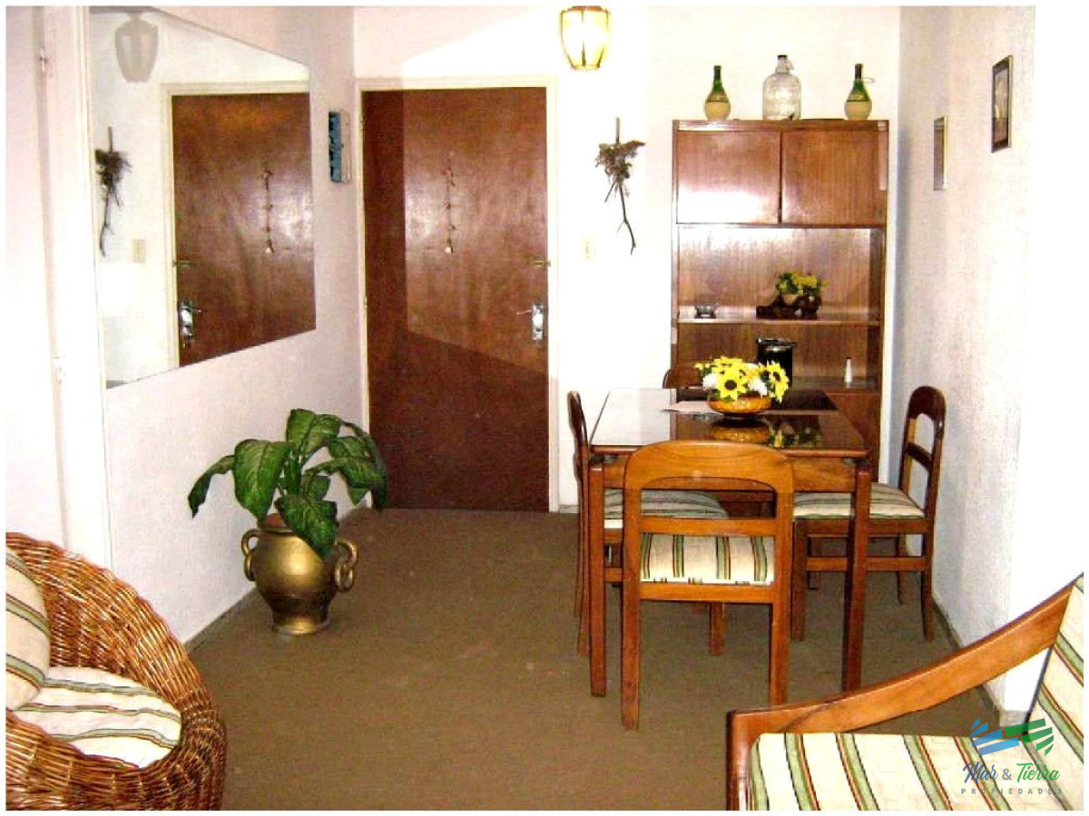 Apartamento ID.550 - EN ALQUILER!! Ubicado en zona de Aidy Grill. A pocas cuadras del mar.