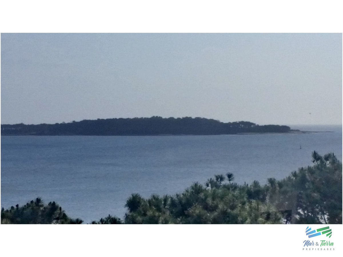 Apartamento ID.605 - Apartamento en venta y alquiler, primera línea sobre playa mansa.