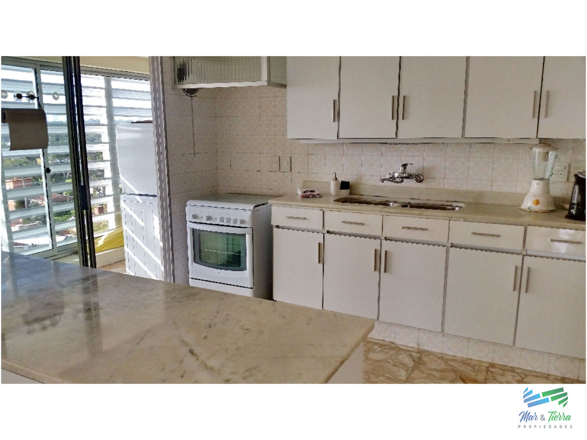 Apartamento ID.605 - Apartamento en venta y alquiler, primera línea sobre playa mansa.