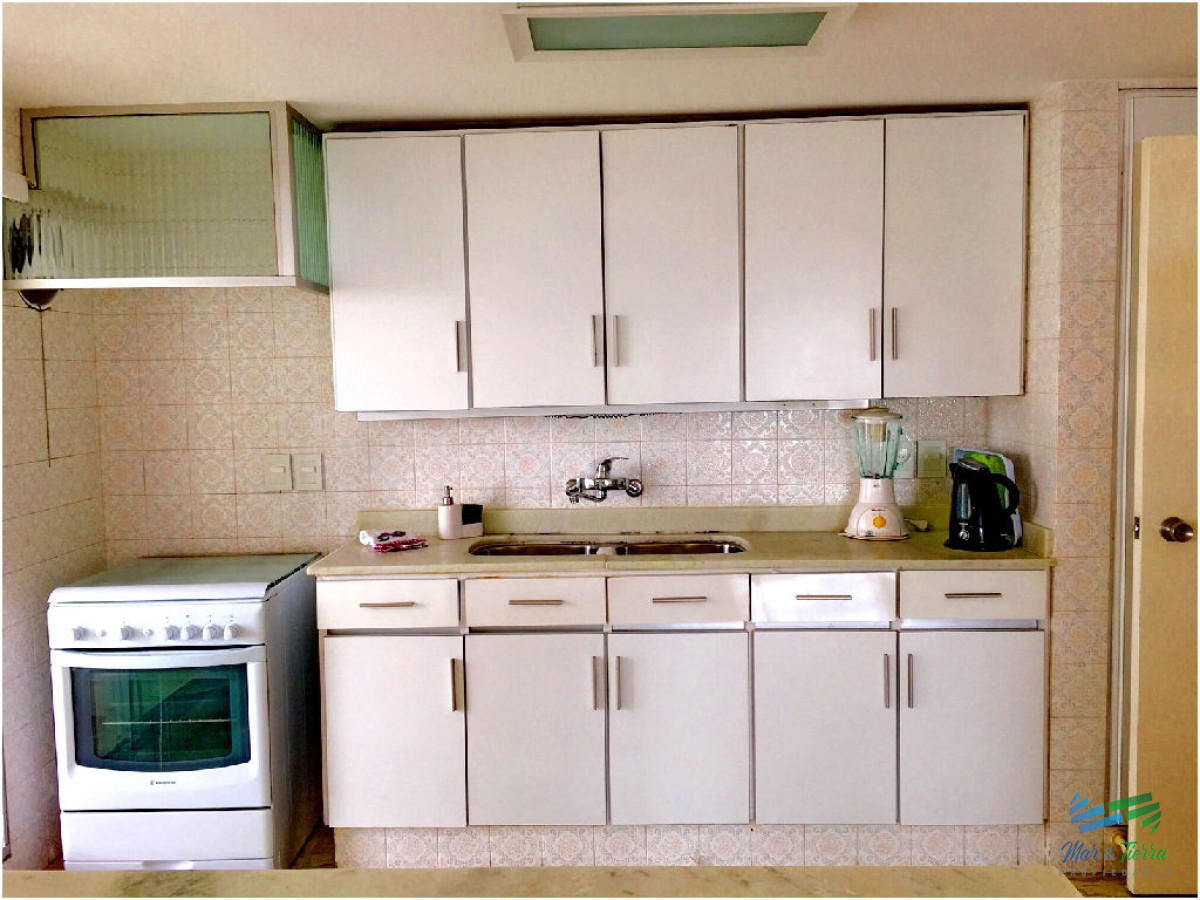 Apartamento ID.605 - Apartamento en venta y alquiler, primera línea sobre playa mansa.