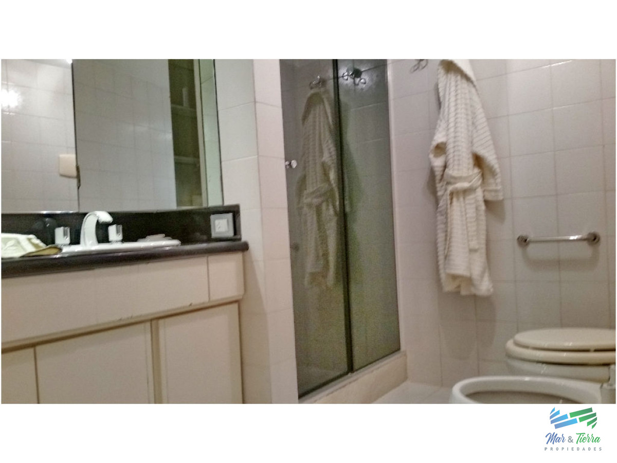 Apartamento ID.605 - Apartamento en venta y alquiler, primera línea sobre playa mansa.