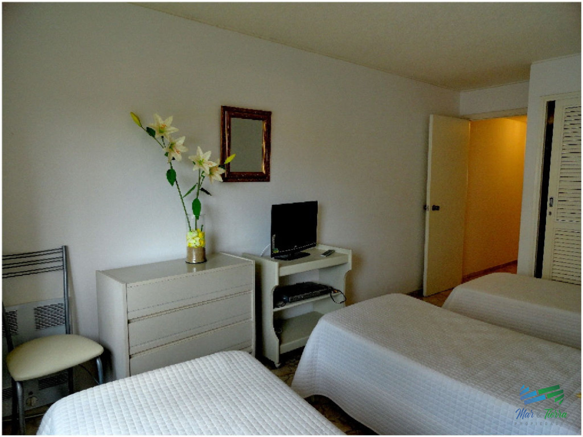 Apartamento ID.607 - Apartamento súper amplio y cómodo , con espectacular vista, en primera línea sobre Rambla de playa Mansa.