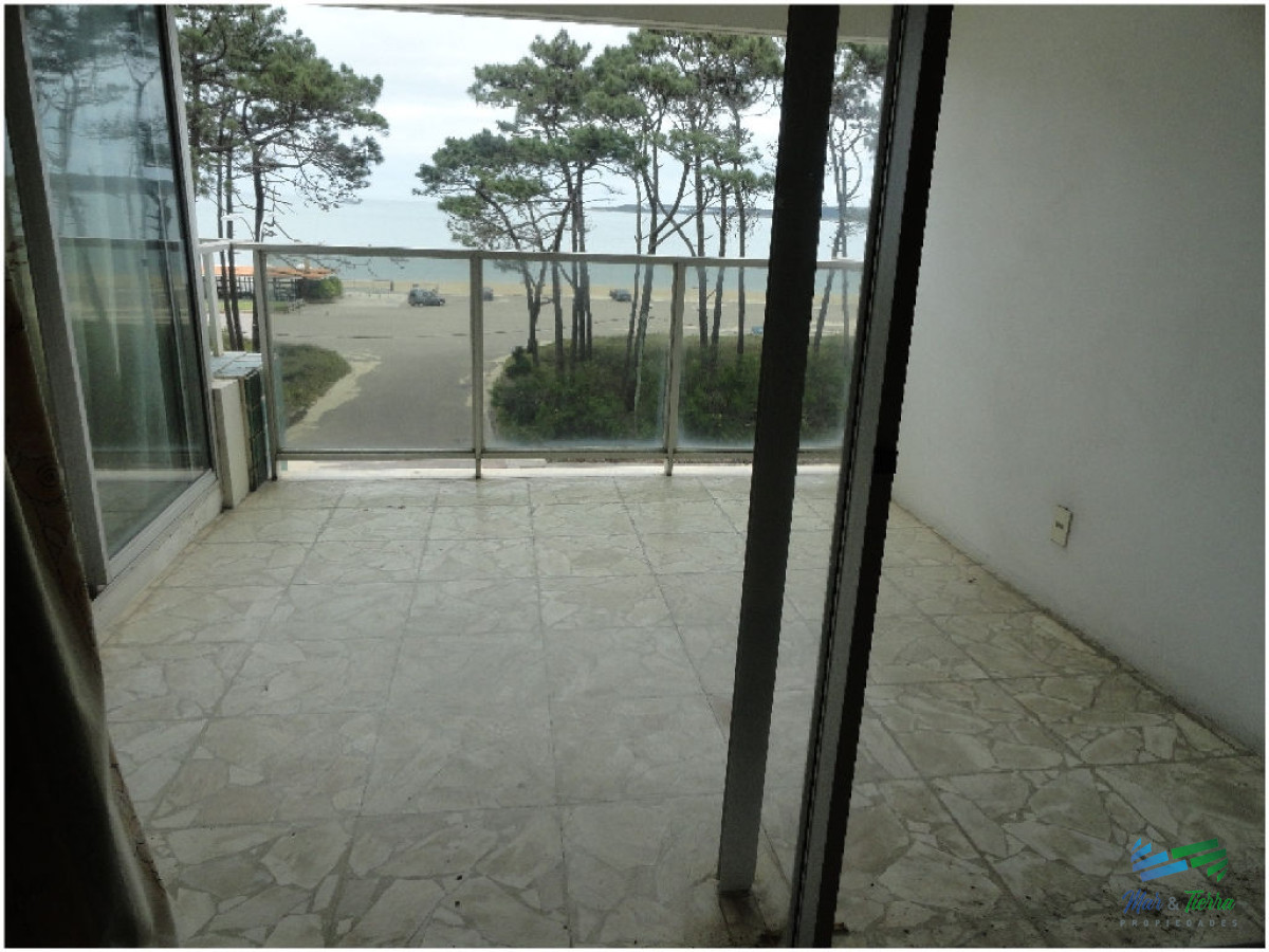 Apartamento ID.607 - Apartamento súper amplio y cómodo , con espectacular vista, en primera línea sobre Rambla de playa Mansa.