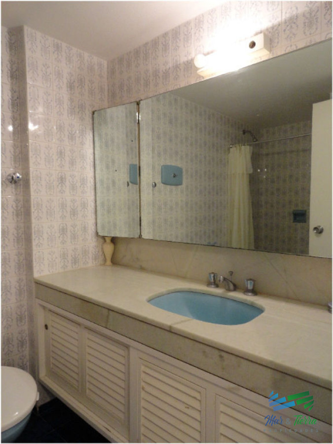 Apartamento ID.607 - Apartamento súper amplio y cómodo , con espectacular vista, en primera línea sobre Rambla de playa Mansa.