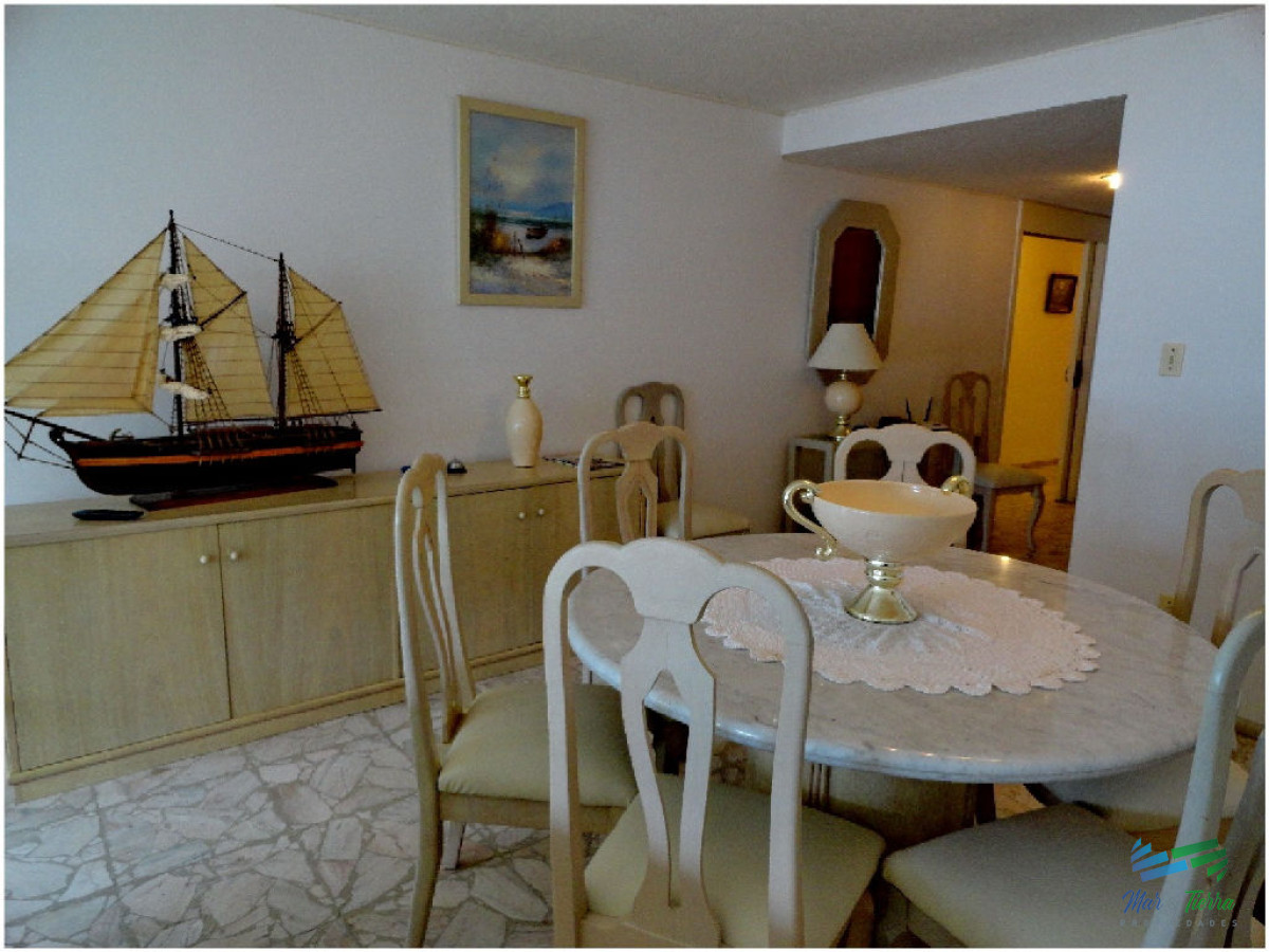 Apartamento ID.607 - Apartamento súper amplio y cómodo , con espectacular vista, en primera línea sobre Rambla de playa Mansa.