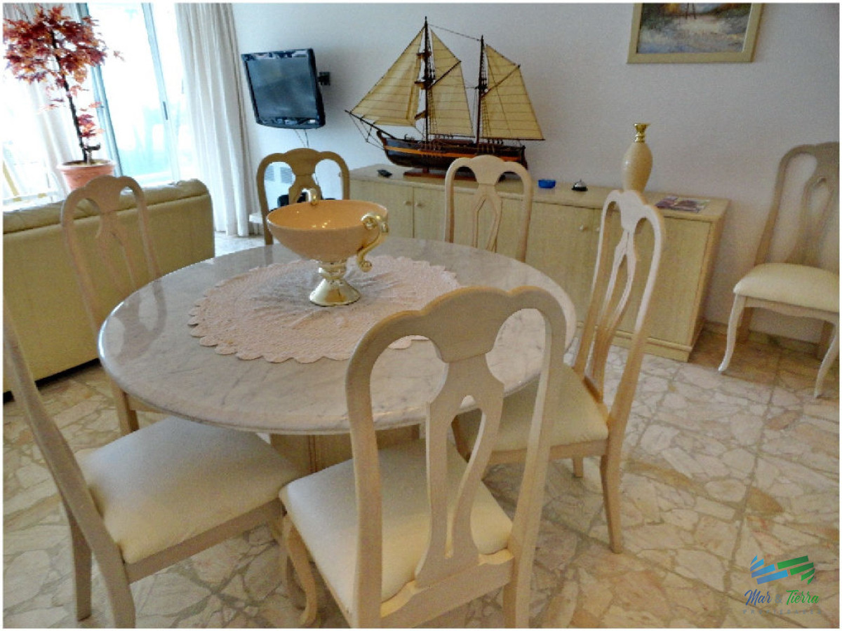 Apartamento ID.607 - Apartamento súper amplio y cómodo , con espectacular vista, en primera línea sobre Rambla de playa Mansa.