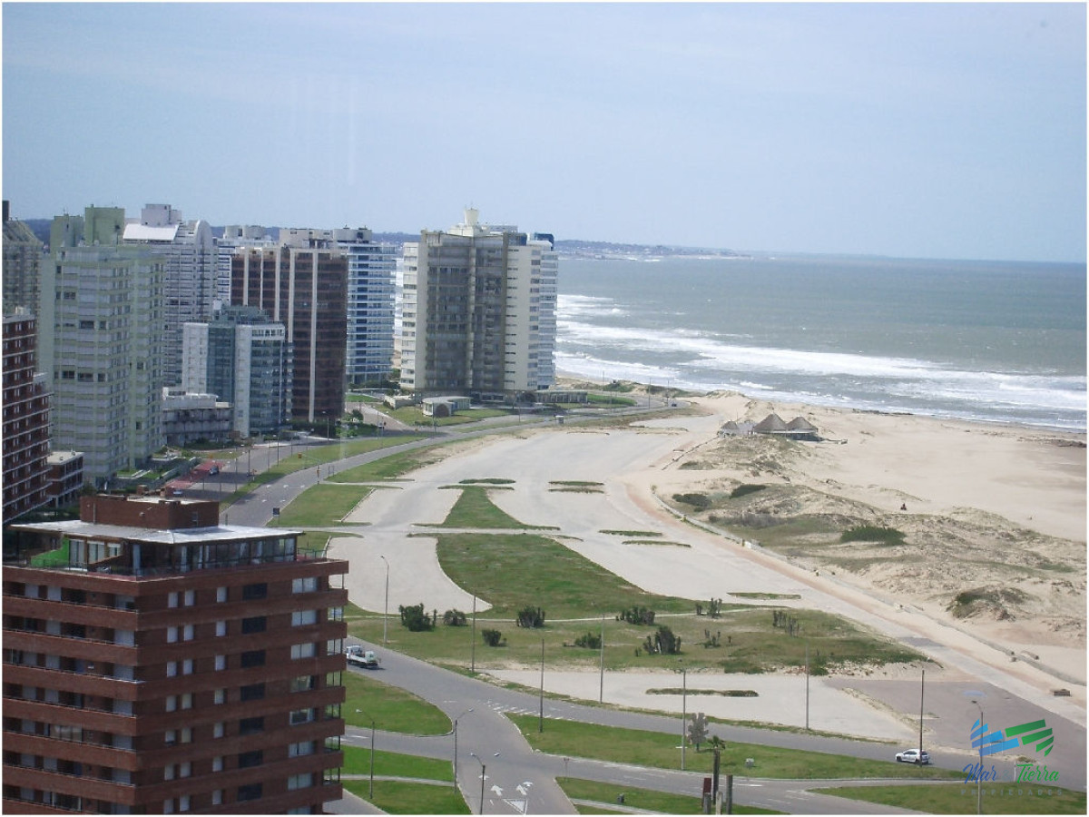 Apartamento ID.62 - Apartamento en piso alto, torre tradicional en Punta del Este (Península)