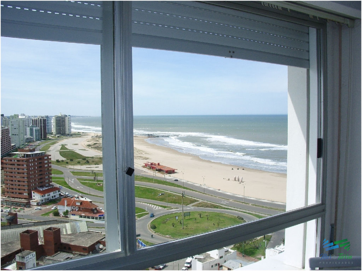 Apartamento ID.62 - Apartamento en piso alto, torre tradicional en Punta del Este (Península)