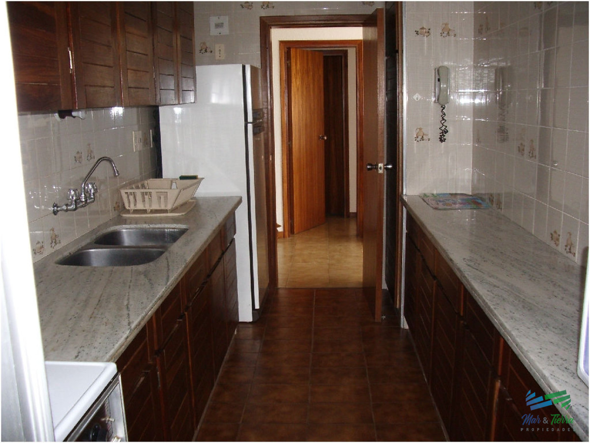 Apartamento ID.62 - Apartamento en piso alto, torre tradicional en Punta del Este (Península)