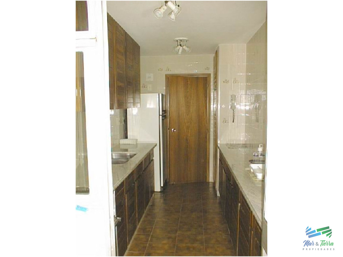 Apartamento ID.62 - Apartamento en piso alto, torre tradicional en Punta del Este (Península)