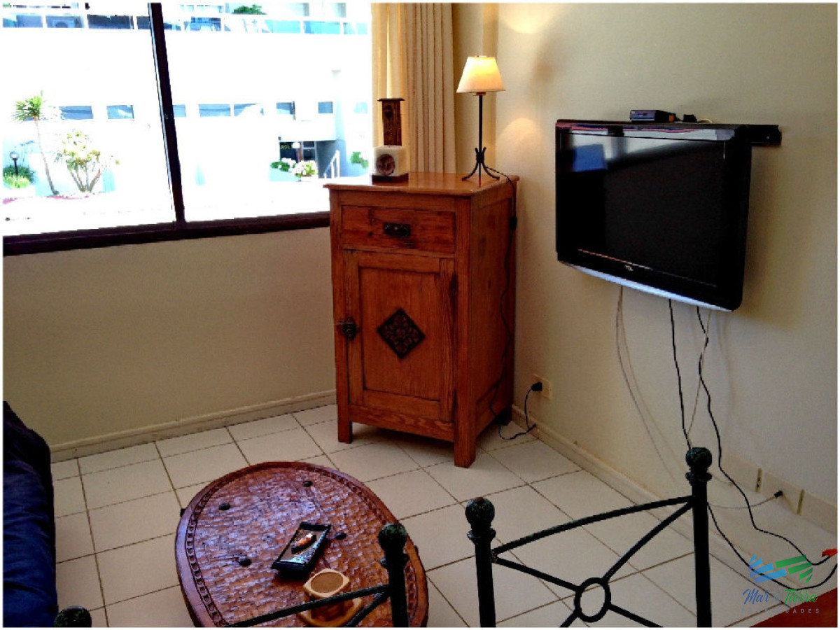 Apartamento ID.638 - Apartamento de 2 dormitorios en alquiler y venta en Peninsula, Punta del Este.