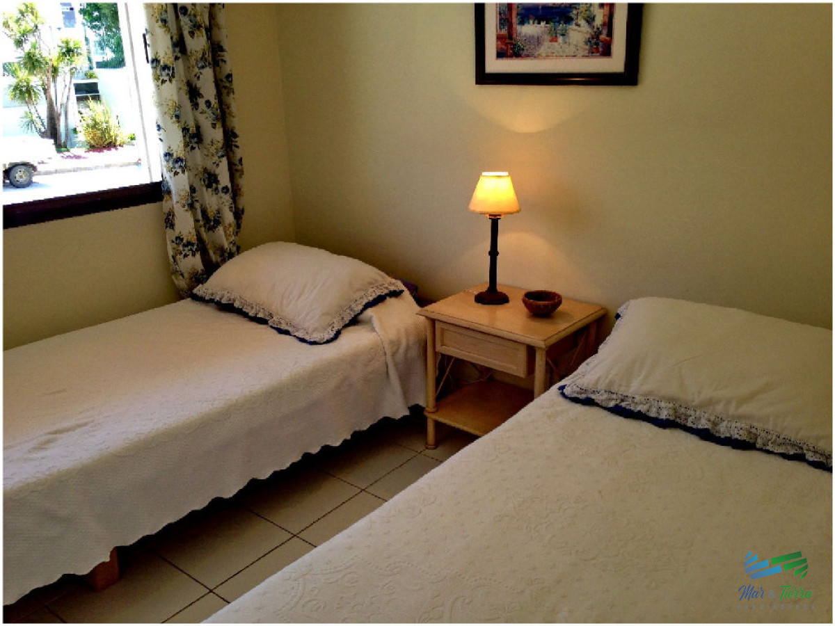 Apartamento ID.638 - Apartamento de 2 dormitorios en alquiler y venta en Peninsula, Punta del Este.