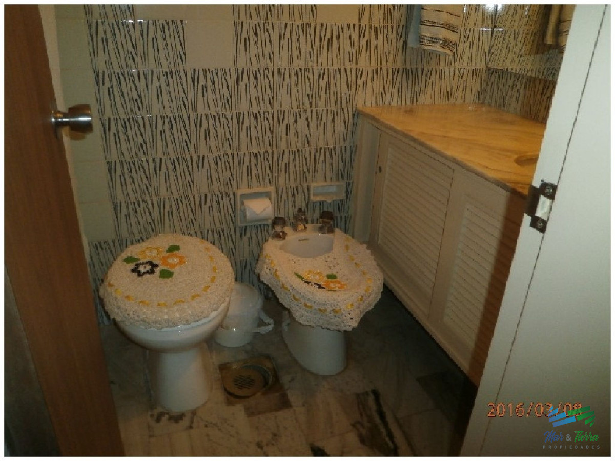 Apartamento ID.684 - En venta.. Península.. piso intermedio.. planta amplia con vista parcial al Puerto.