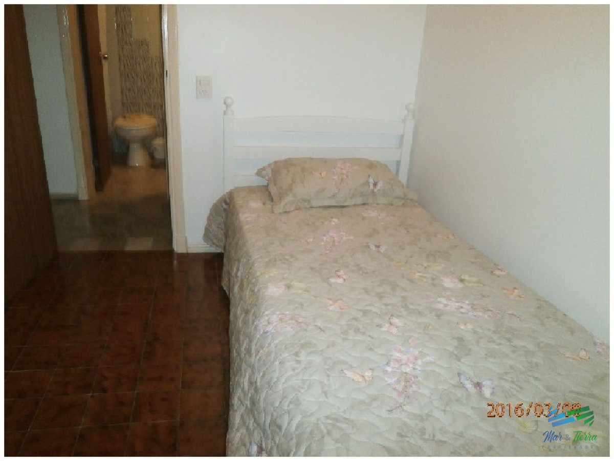 Apartamento ID.684 - En venta.. Península.. piso intermedio.. planta amplia con vista parcial al Puerto.