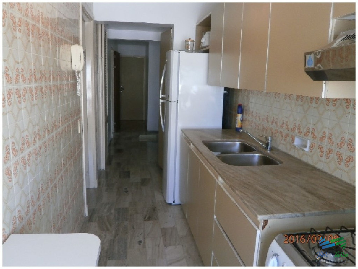 Apartamento ID.684 - En venta.. Península.. piso intermedio.. planta amplia con vista parcial al Puerto.