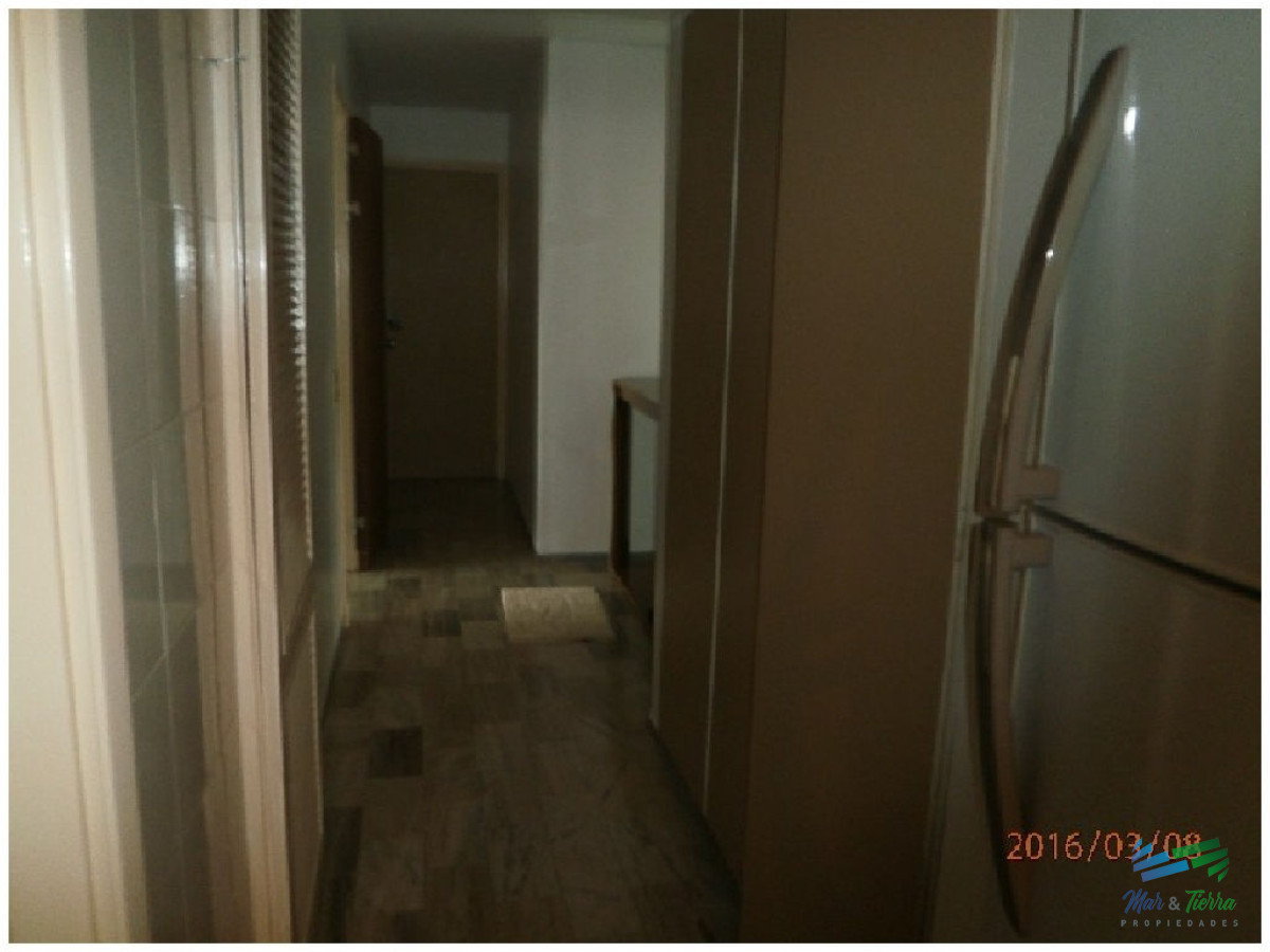 Apartamento ID.684 - En venta.. Península.. piso intermedio.. planta amplia con vista parcial al Puerto.