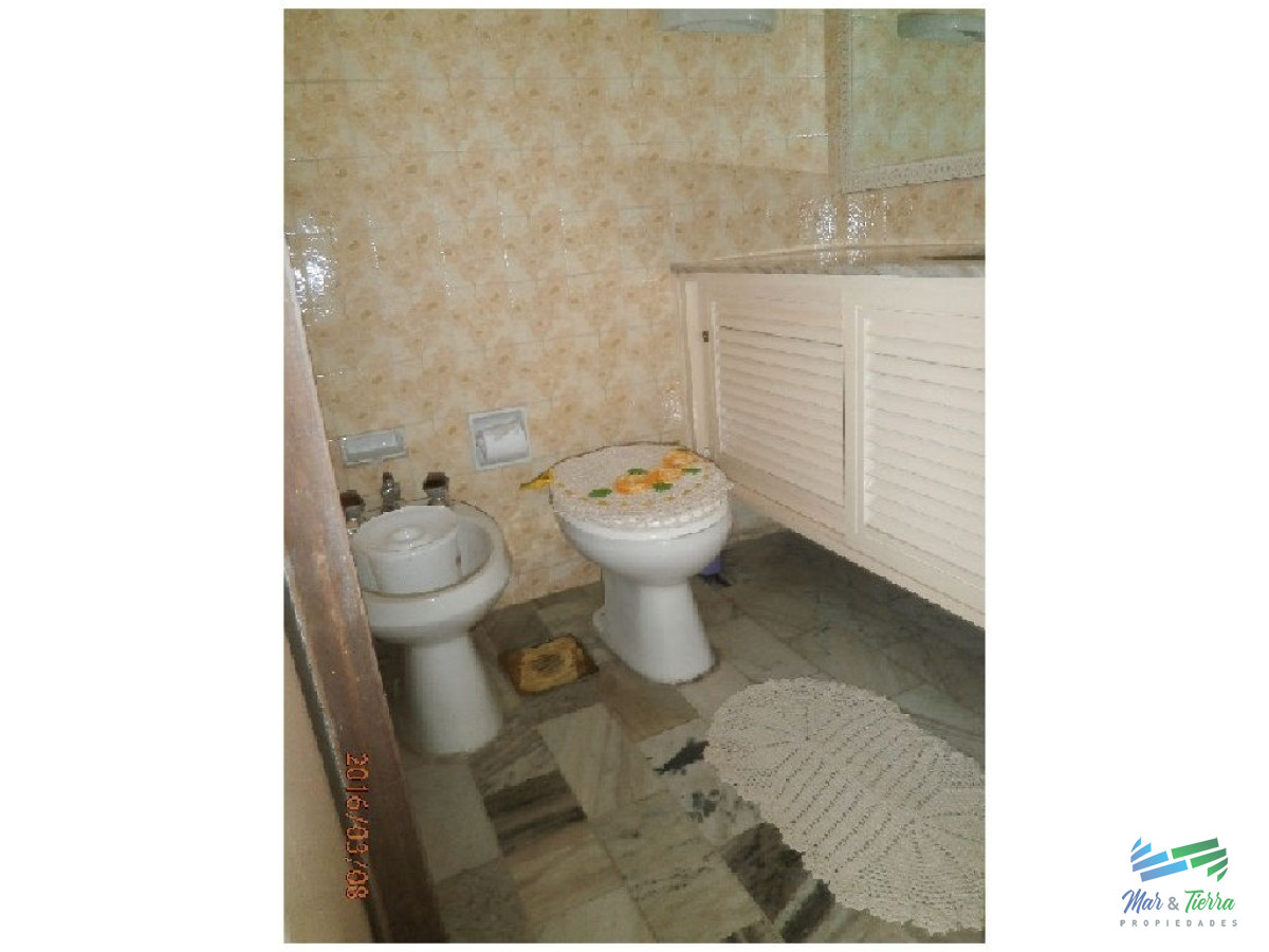 Apartamento ID.684 - En venta.. Península.. piso intermedio.. planta amplia con vista parcial al Puerto.