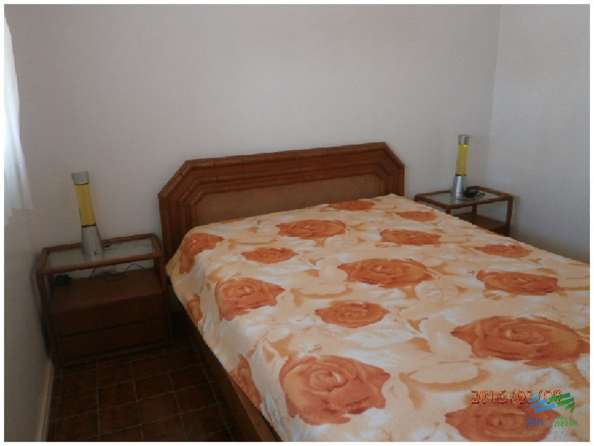 Apartamento ID.684 - En venta.. Península.. piso intermedio.. planta amplia con vista parcial al Puerto.