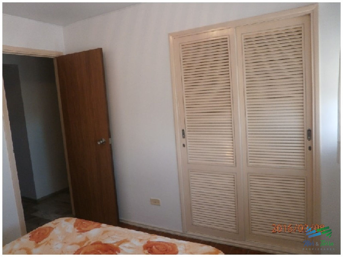 Apartamento ID.684 - En venta.. Península.. piso intermedio.. planta amplia con vista parcial al Puerto.