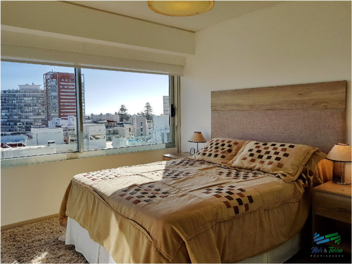 Apartamento ID.69 - Vendo apartamento 2 dormitorios totalmente reciclado, edificio con servicios en Peninsula, Punta del Este