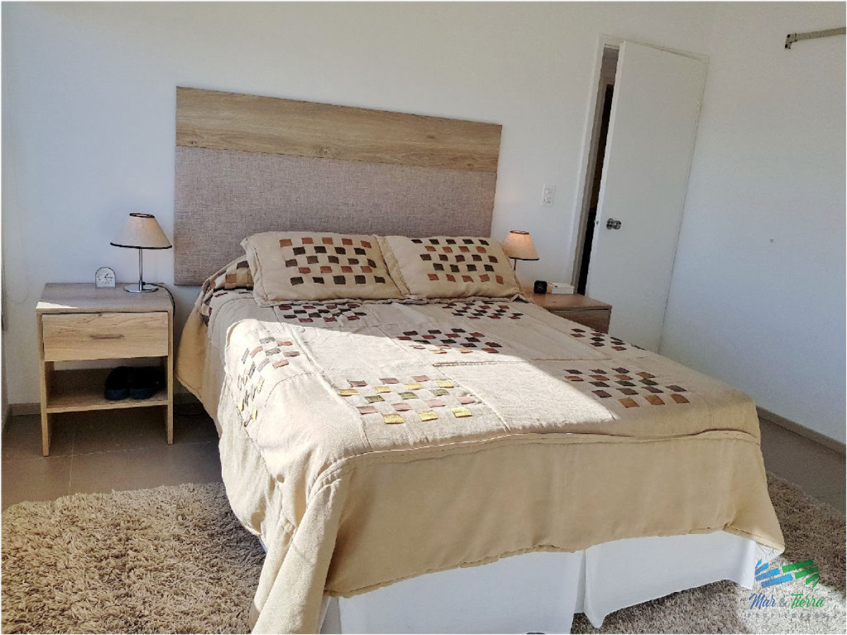 Apartamento ID.69 - Vendo apartamento 2 dormitorios totalmente reciclado, edificio con servicios en Peninsula, Punta del Este