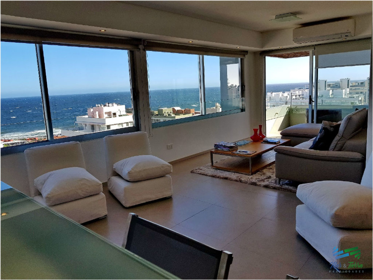 Apartamento ID.69 - Vendo apartamento 2 dormitorios totalmente reciclado, edificio con servicios en Peninsula, Punta del Este