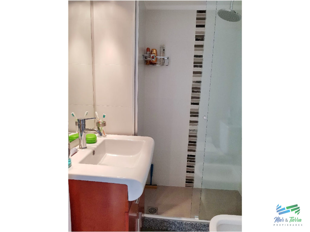 Apartamento ID.69 - Vendo apartamento 2 dormitorios totalmente reciclado, edificio con servicios en Peninsula, Punta del Este
