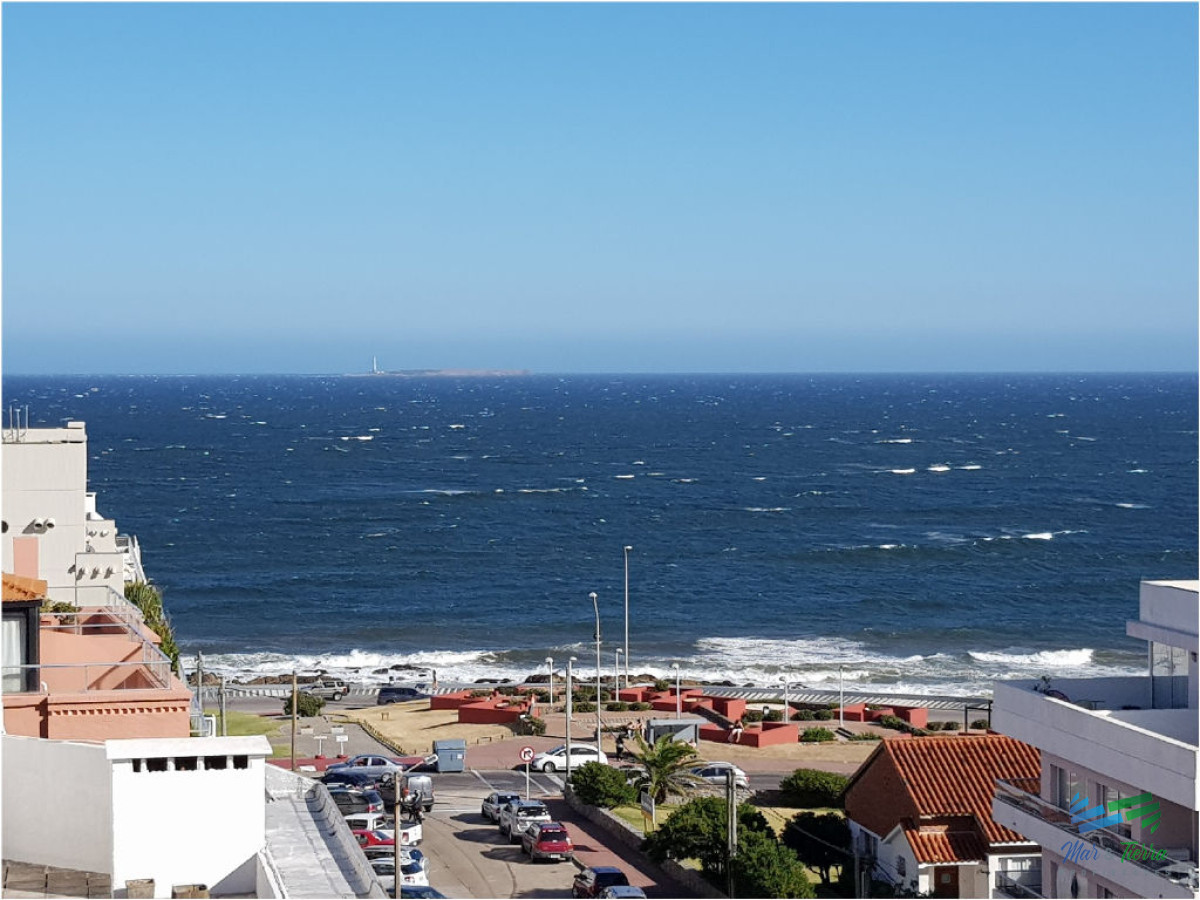 Apartamento ID.69 - Vendo apartamento 2 dormitorios totalmente reciclado, edificio con servicios en Peninsula, Punta del Este