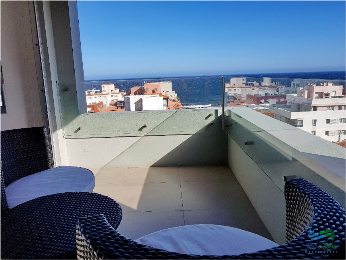 Apartamento ID.69 - Vendo apartamento 2 dormitorios totalmente reciclado, edificio con servicios en Peninsula, Punta del Este