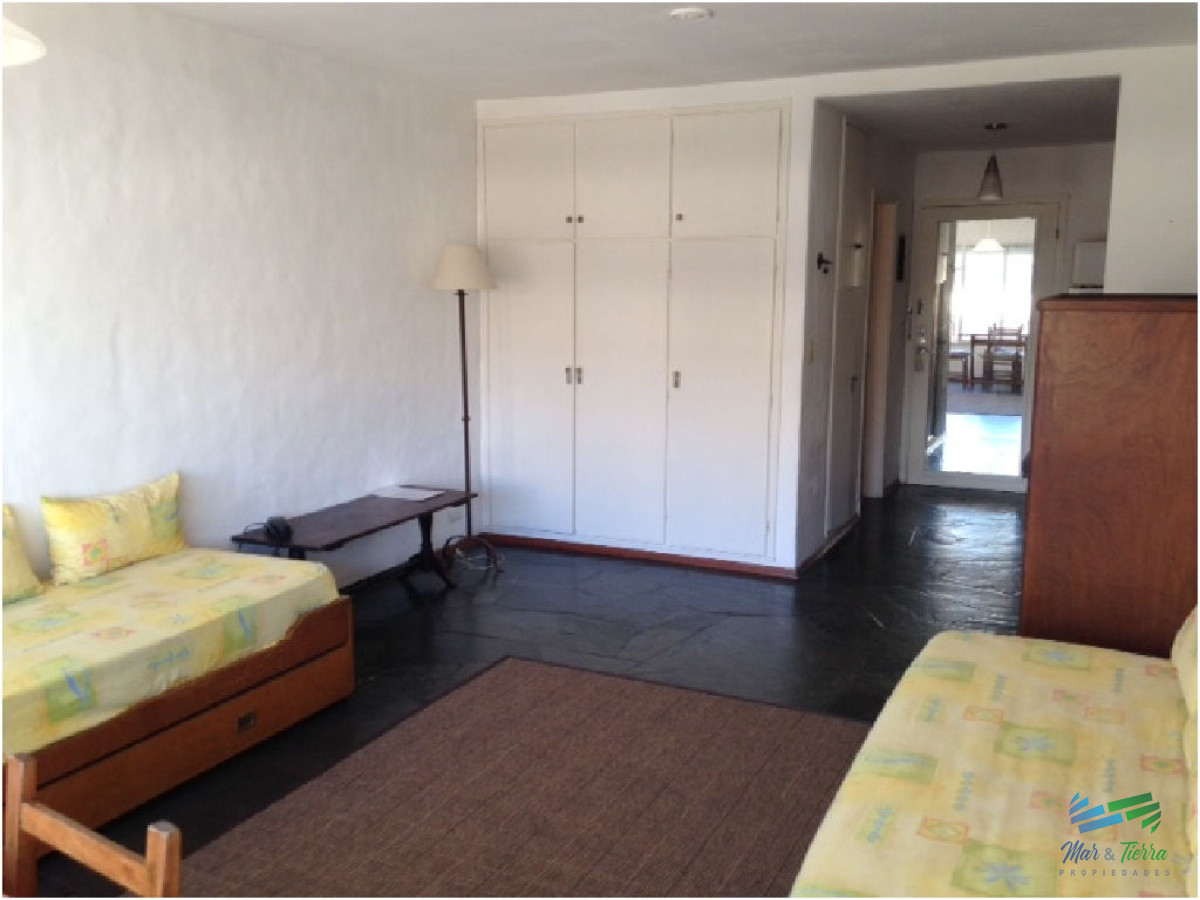 Apartamento ID.727 - Funcional Apartamento en venta Península, Punta del Este 