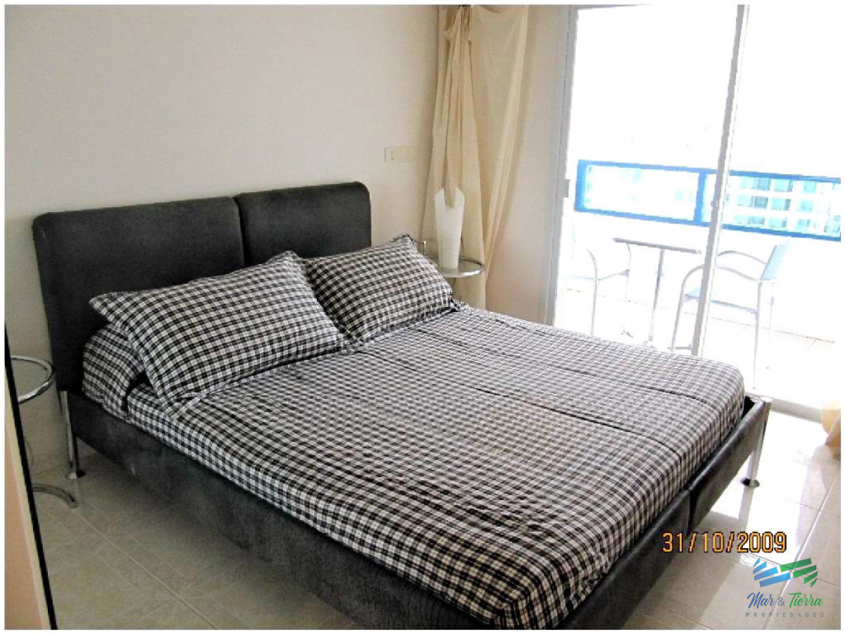 Apartamento ID.76 - Espectacular planta en piso alto,  amplia, luminosa, con vista franca al mar, en torre con todos y excelentes servicios. 