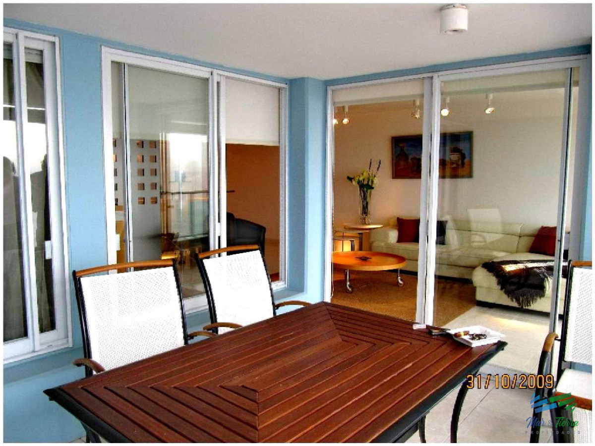 Apartamento ID.76 - Espectacular planta en piso alto,  amplia, luminosa, con vista franca al mar, en torre con todos y excelentes servicios. 