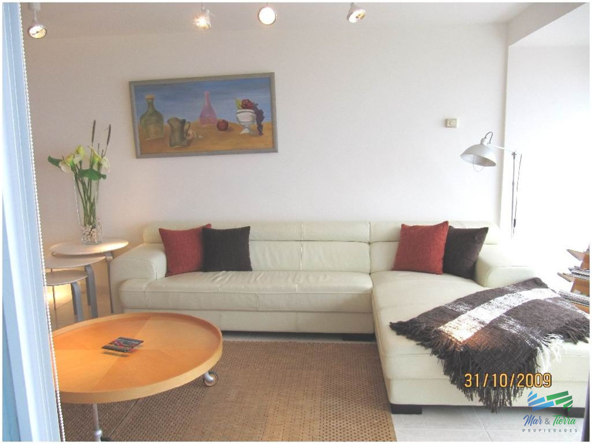 Apartamento ID.76 - Espectacular planta en piso alto,  amplia, luminosa, con vista franca al mar, en torre con todos y excelentes servicios. 