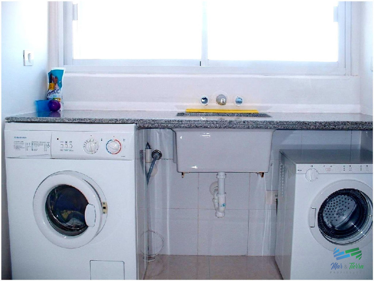 Apartamento ID.76 - Espectacular planta en piso alto,  amplia, luminosa, con vista franca al mar, en torre con todos y excelentes servicios. 