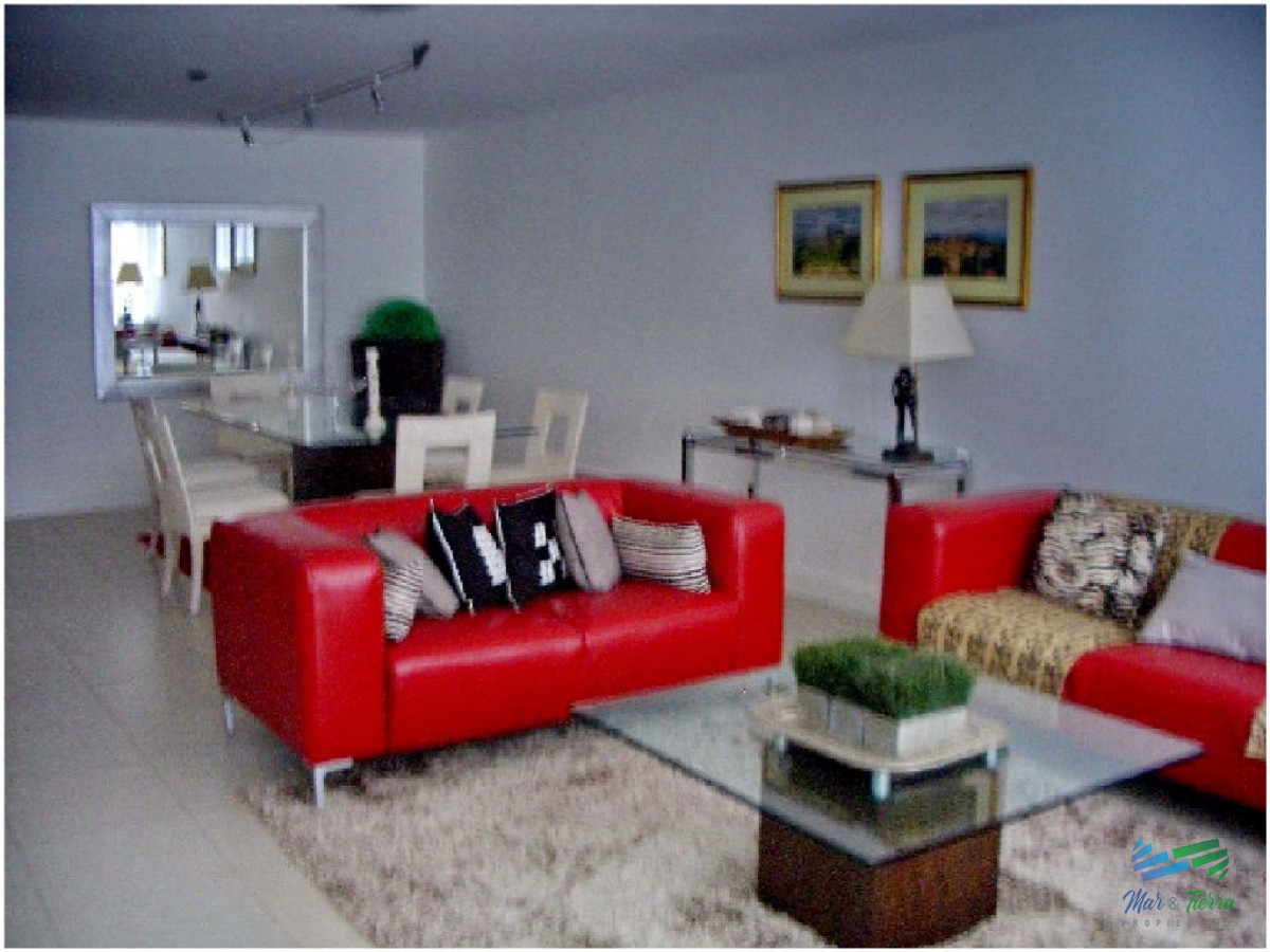 Apartamento ID.8 - Apartamento de 3 dormitorios con muy buenos servicios en alquiler en Punta del Este