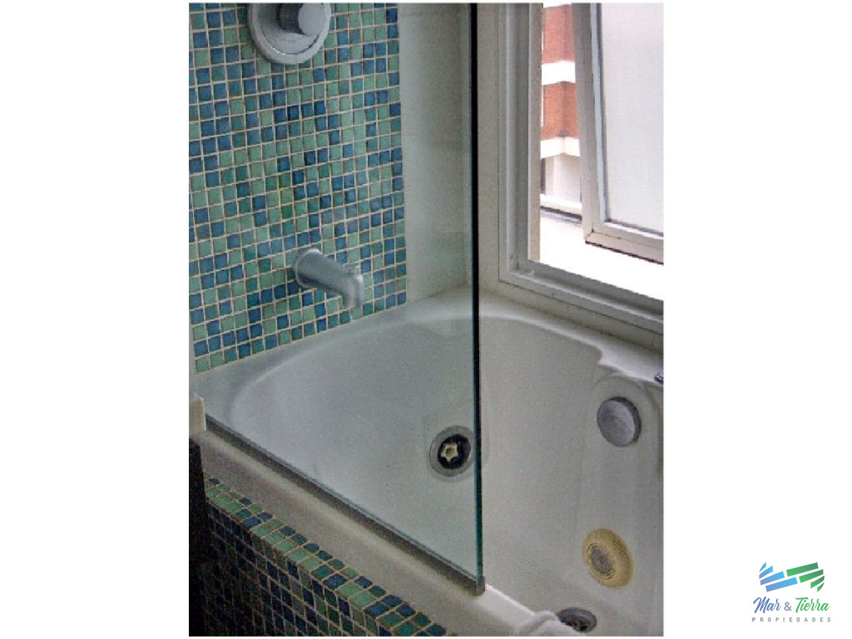 Apartamento ID.8 - Apartamento de 3 dormitorios con muy buenos servicios en alquiler en Punta del Este