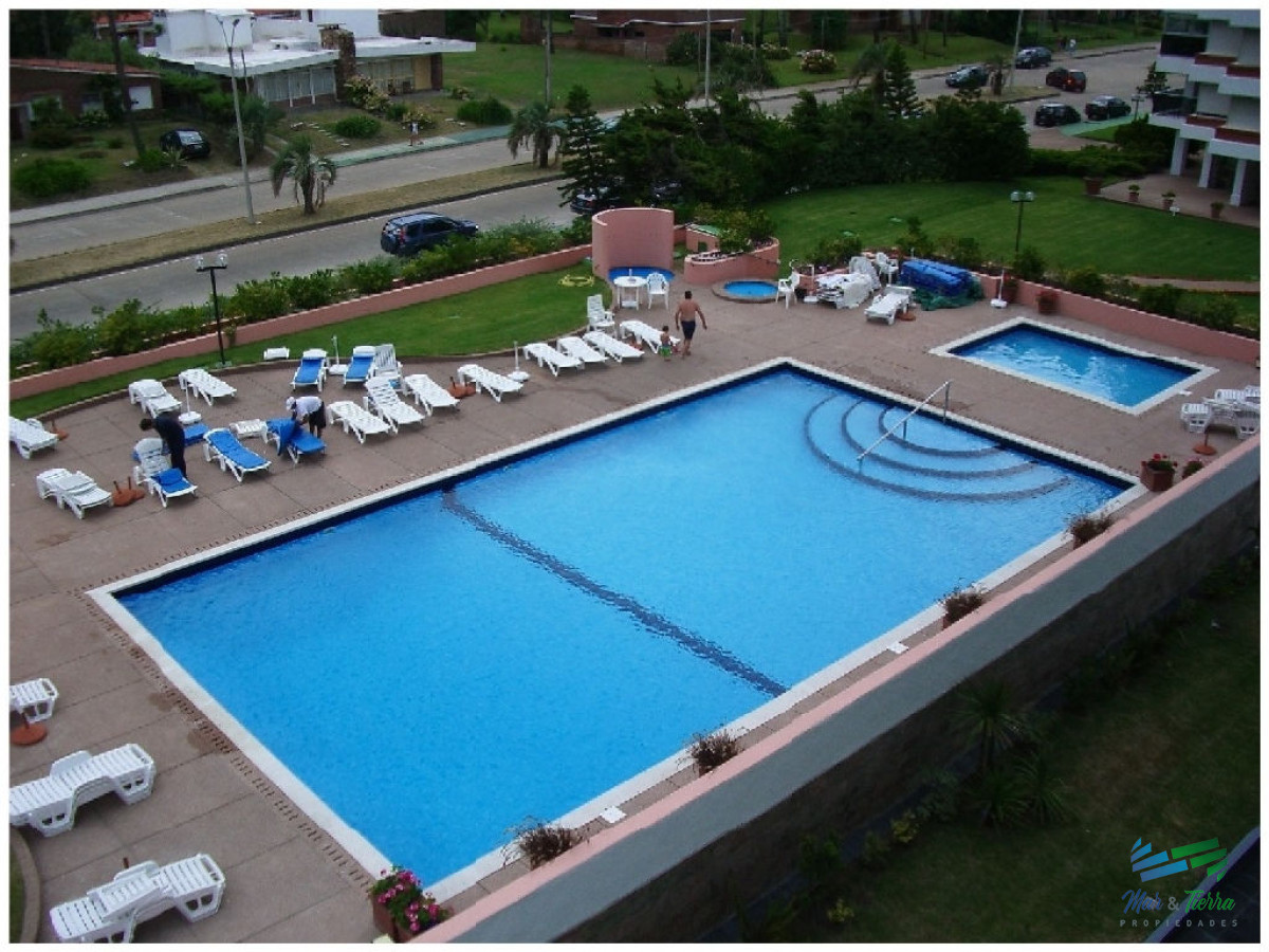 Apartamento ID.8 - Apartamento de 3 dormitorios con muy buenos servicios en alquiler en Punta del Este