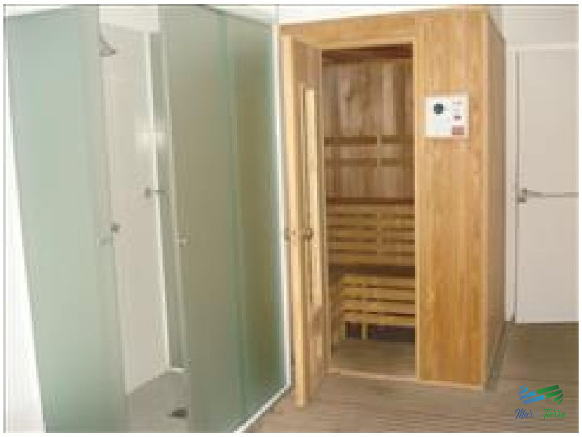 Apartamento ID.8 - Apartamento de 3 dormitorios con muy buenos servicios en alquiler en Punta del Este