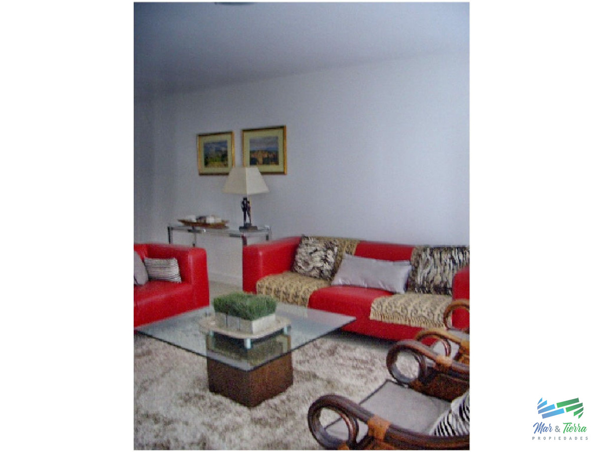 Apartamento ID.8 - Apartamento de 3 dormitorios con muy buenos servicios en alquiler en Punta del Este