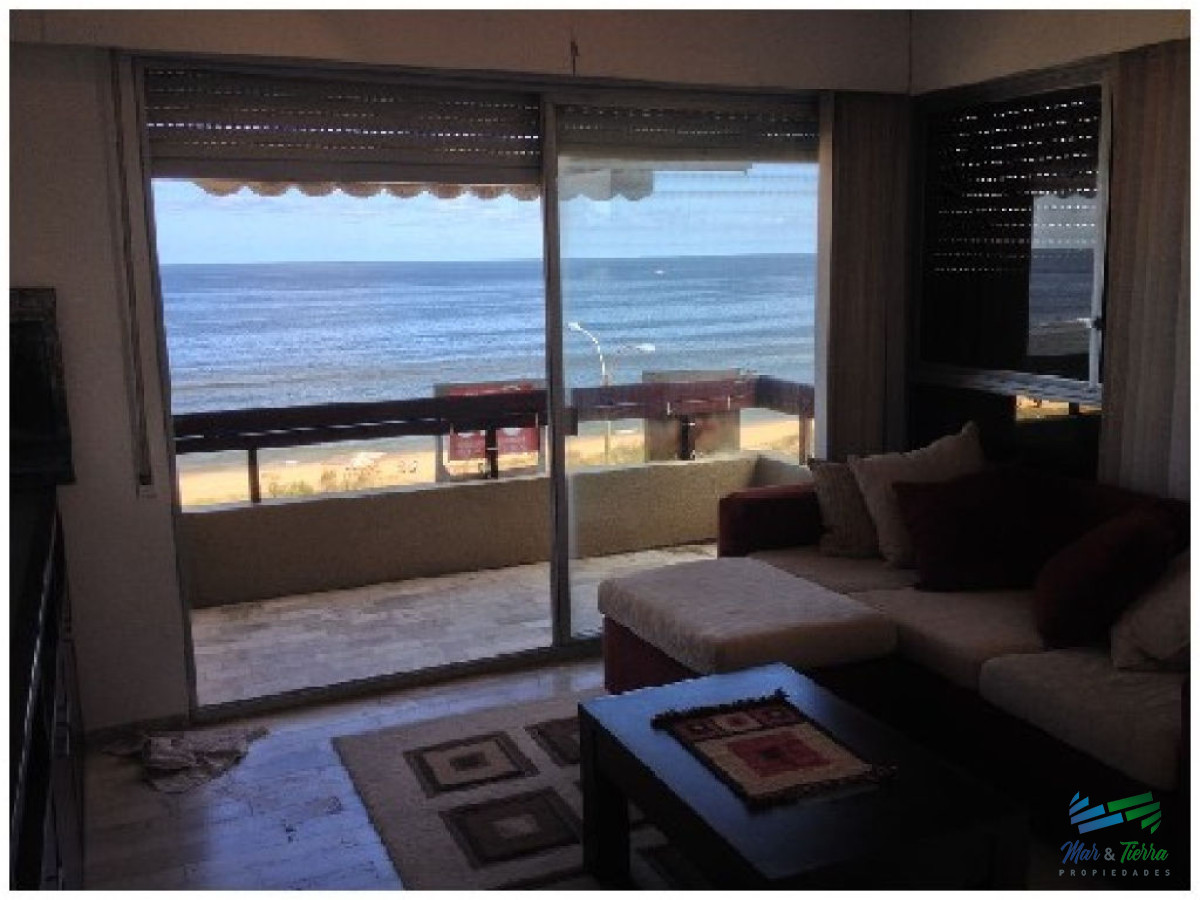 Apartamento ID.981 - En venta!!! primera línea con vista franca al mar, playa mansa.