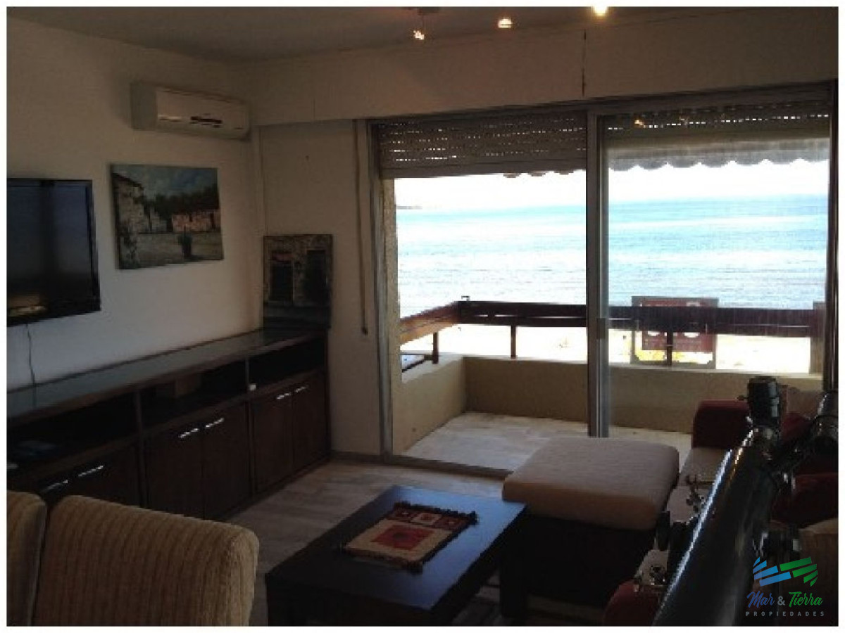 Apartamento ID.981 - En venta!!! primera línea con vista franca al mar, playa mansa.