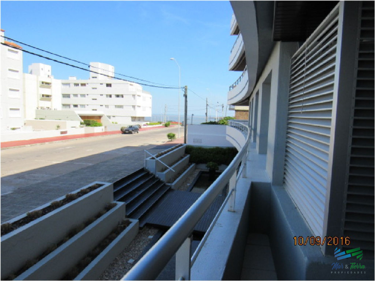 Apartamento ID.990 - Apartamento de 2 dormitorios en venta con vista al mar, Punta del Este