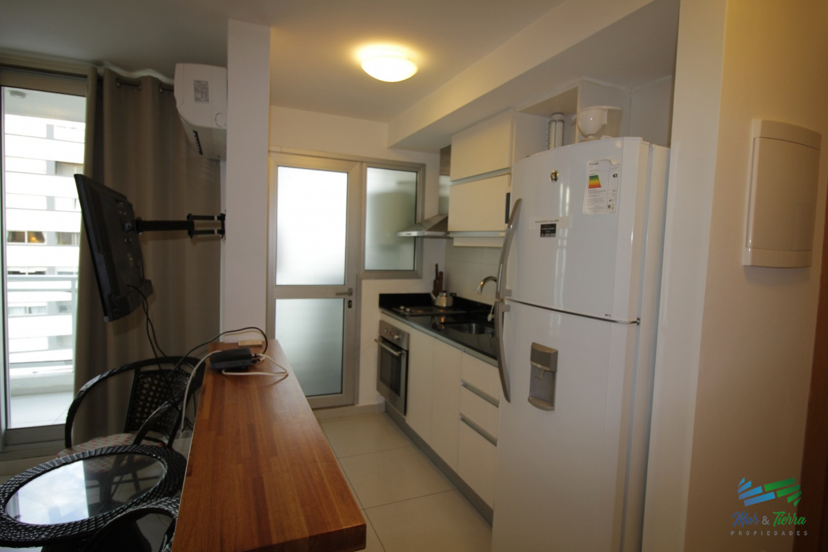 Apartamento ID.1450 - Imperdible oportunidad en venta!!! 1 dormitorio en av. Roosevelt, Punta del Este